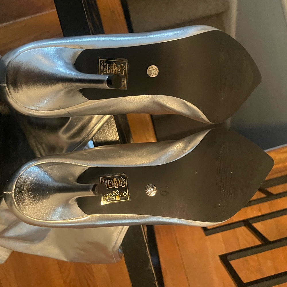 AKIRA Azeala Wang  Silver Thigh High Boots - Picture 5 of 6